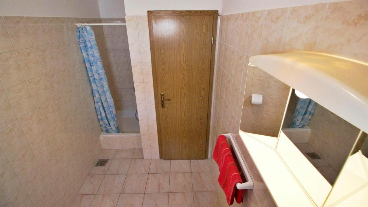 Apartments Marko Nemira Омиш Экстерьер фото