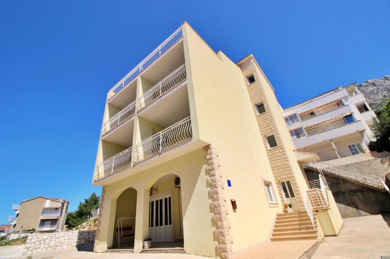 Apartments Marko Nemira Омиш Экстерьер фото