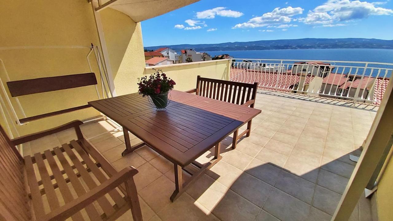 Apartments Marko Nemira Омиш Экстерьер фото