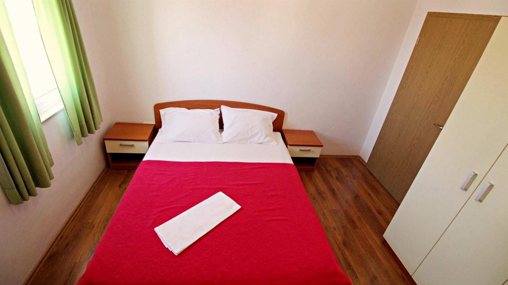 Apartments Marko Nemira Омиш Номер фото