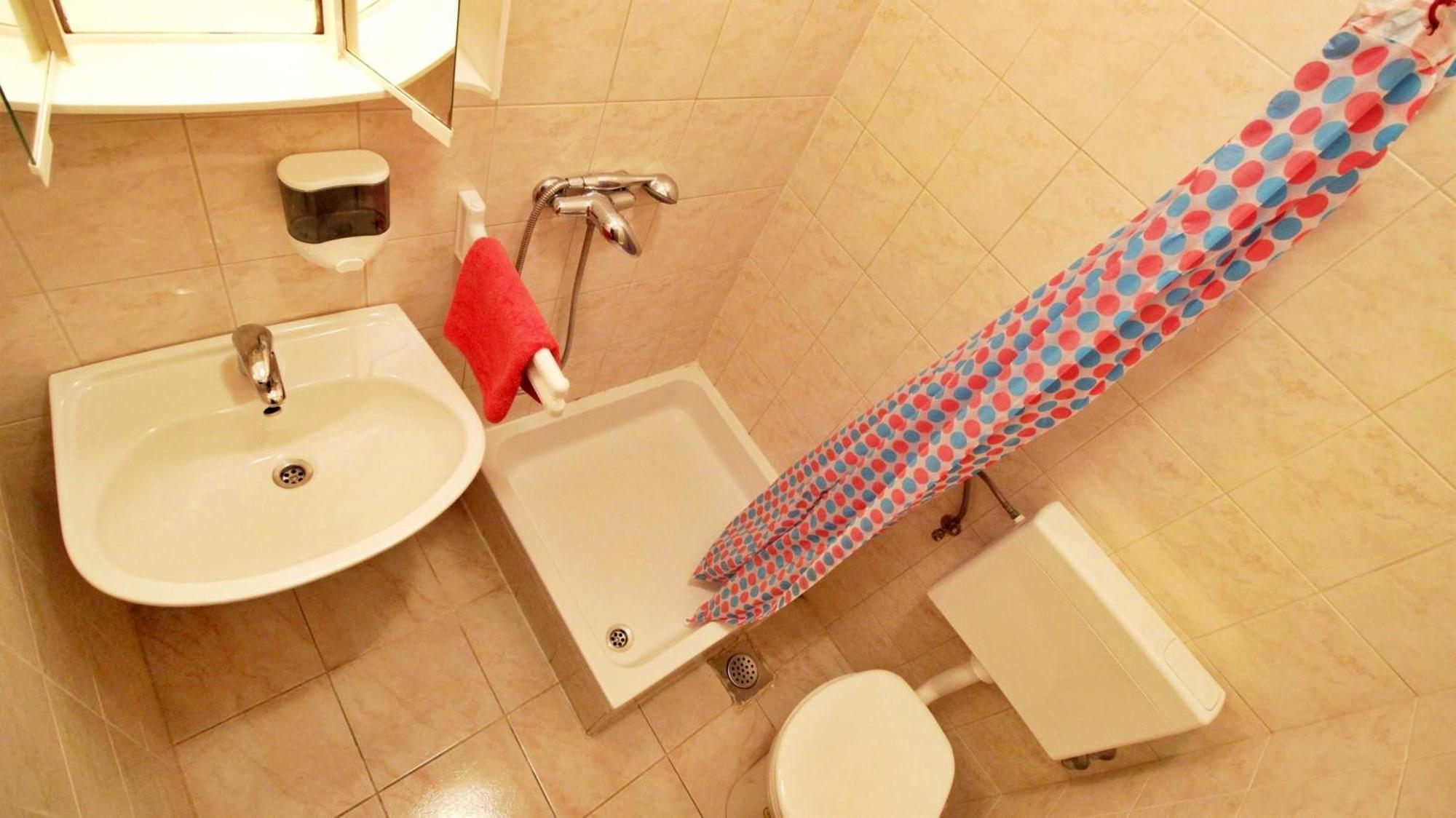 Apartments Marko Nemira Омиш Номер фото