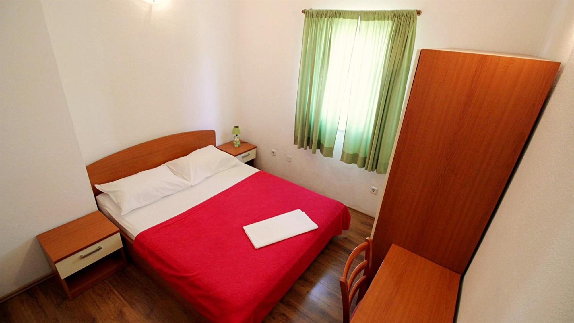 Apartments Marko Nemira Омиш Номер фото